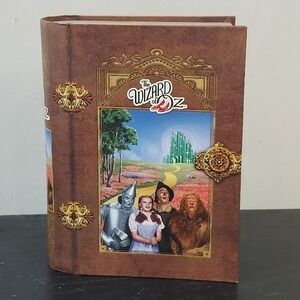The Wizard of Oz Jigsaw Puzzle in Collectible Vintage Book Storage Box Brown
